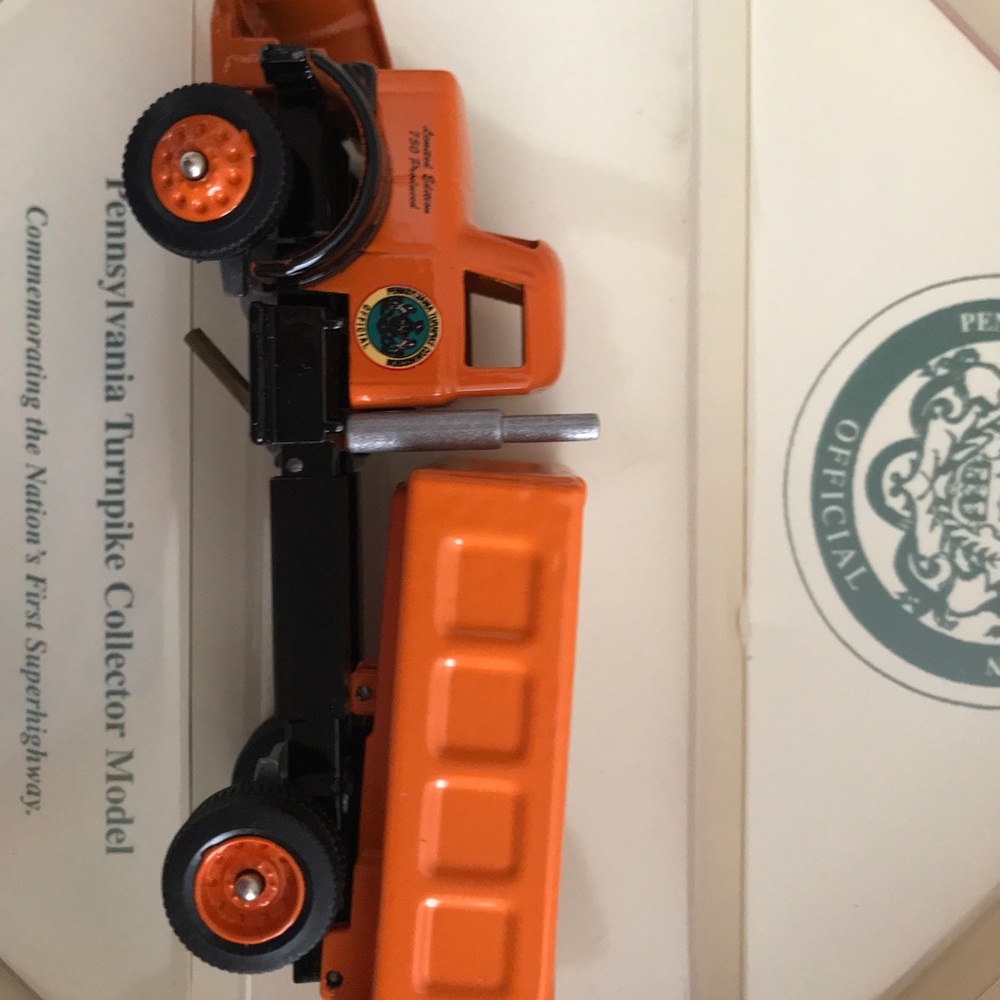 Pa Turnpike collector’s truck